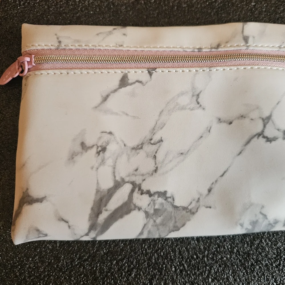 Brand New Never Used Beautiful Ipsy Makeup Bag